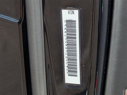 Used 2018 Bentley Bentayga image 40