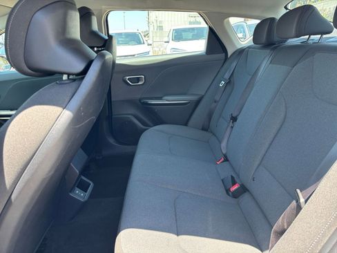 Used 2025 Kia K4 FWD image 24