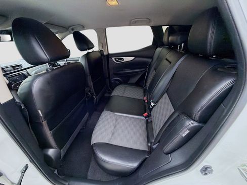 Used 2020 Nissan Rogue Sport SV w/ Technology Package image 23