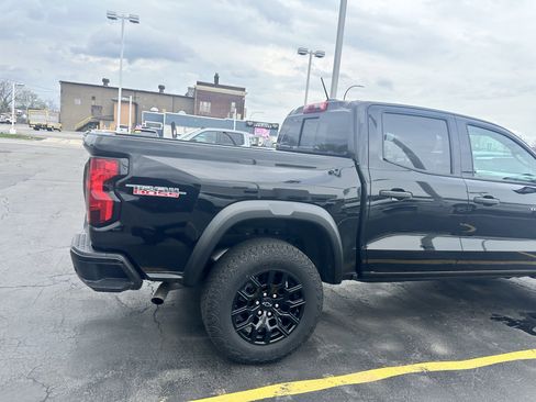 Used 2024 Chevrolet Colorado Trail Boss w/ Technology Package image 9