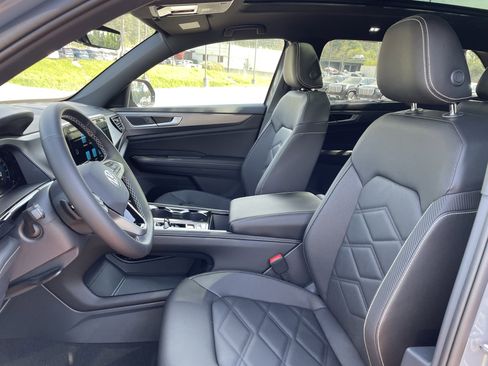 New 2026 Volkswagen Atlas Cross Sport SE FWD image 15