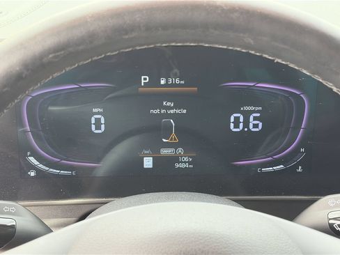 Certified 2025 Kia Sportage EX FWD image 29