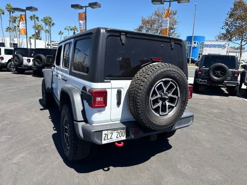 Used 2024 Jeep Wrangler Unlimited Rubicon AWD/4WD image 18