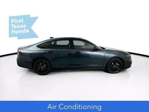 Used 2025 Honda Accord SE image 10