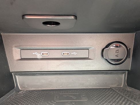 Certified 2024 Volkswagen Taos SE AWD/4WD image 32