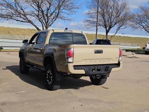 Used 2020 Toyota Tacoma TRD Off-Road image 7