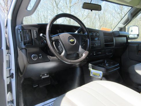 Used 2020 Chevrolet Express 2500 Extended RWD image 35