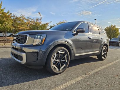 Used 2023 Kia Telluride S w/ S Sunroof Package
