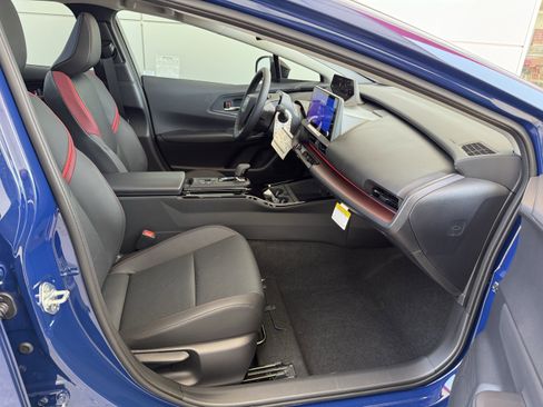 Certified 2025 Toyota Prius Plug-In Hybrid image 22