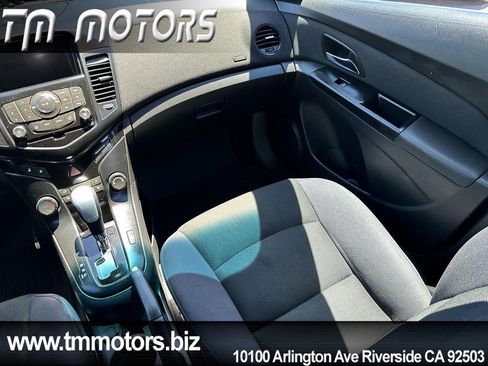 Used 2014 Chevrolet Cruze LT w/ RS Package FWD image 12