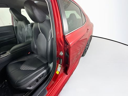 Used 2024 Toyota Camry SE FWD image 12