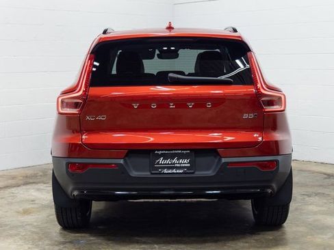 Used 2024 Volvo XC40 B5 Ultimate w/ Protection Package Premier image 13