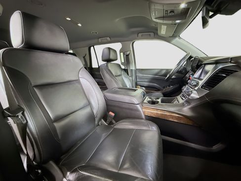 Used 2020 Chevrolet Tahoe LT w/ RST Edition image 28