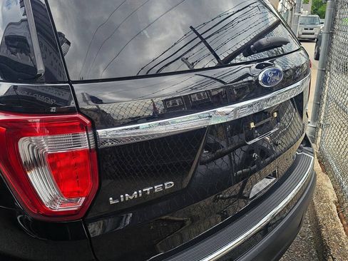 Used 2018 Ford Explorer Limited AWD/4WD image 6