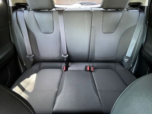 Used 2025 Buick Encore GX Preferred FWD image 37