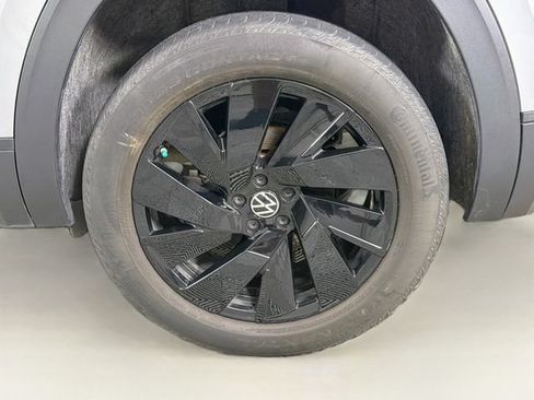 Used 2024 Volkswagen Atlas SE FWD image 31