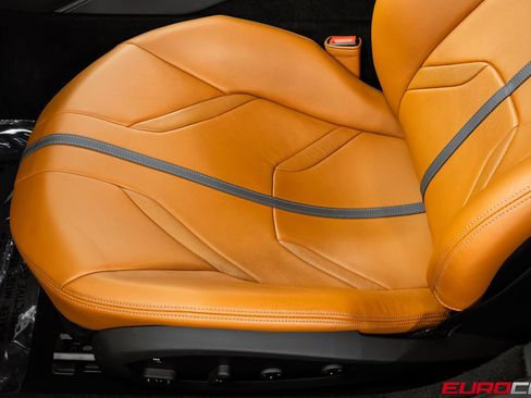 Used 2020 Ferrari 812 Superfast RWD image 47
