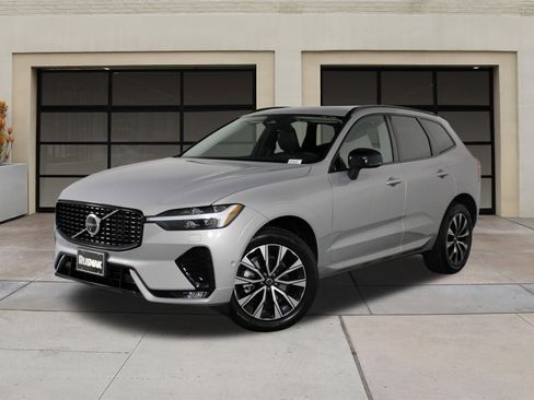 Certified 2025 Volvo XC60 B5 Plus image 3