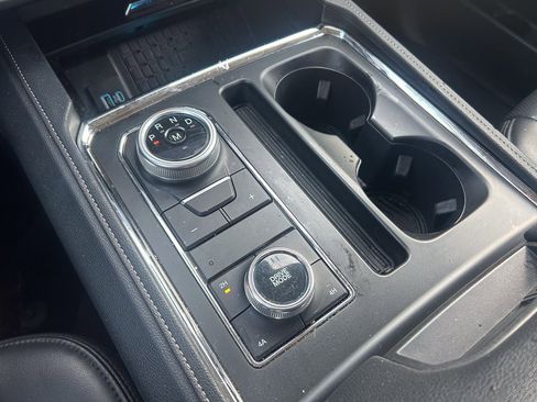 Certified 2024 Ford Expedition XLT image 27