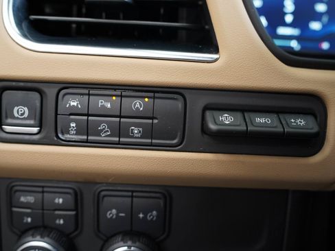 Used 2024 Chevrolet Tahoe Premier AWD/4WD image 20