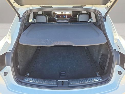 Used 2024 Porsche Macan T w/ Premium Plus Package image 25