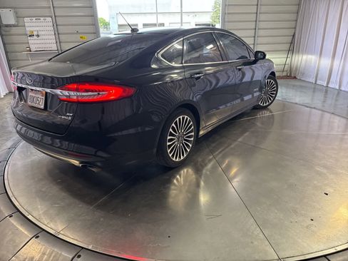 Used 2018 Ford Fusion SE w/ Equipment Group 602A FWD image 5