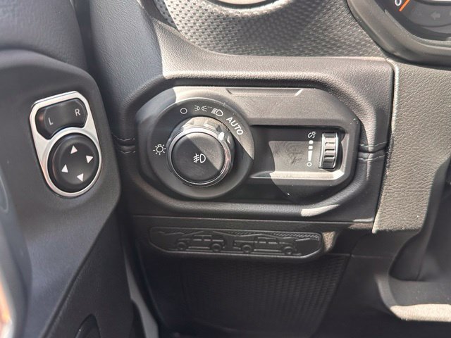 Used 2024 Jeep Wrangler Unlimited Rubicon AWD/4WD image 18