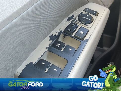 Used 2020 Hyundai Elantra SEL image 25