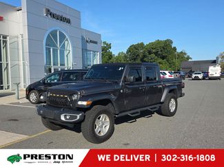 Used 2021 Jeep Gladiator Sport AWD/4WD video 1