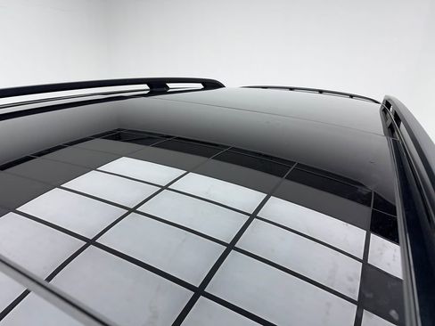 Used 2025 Mercedes-Benz GLE 350 4MATIC image 13