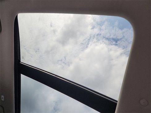 New 2025 Honda Pilot Touring image 14