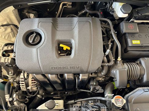 Used 2025 Kia Soul LX w/ LX Technology Package FWD image 30