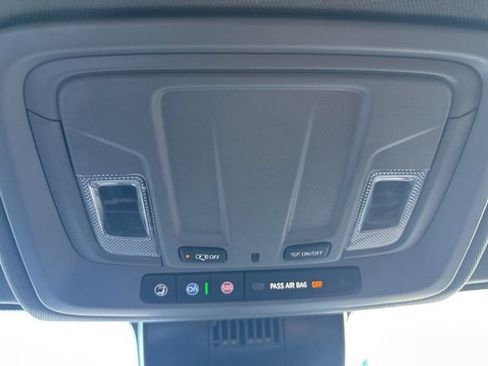 Used 2025 Chevrolet Silverado 1500 LT image 24