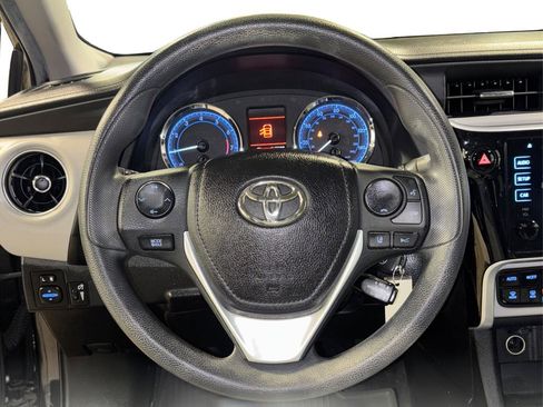 Used 2019 Toyota Corolla LE image 24