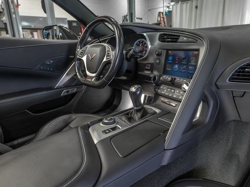 Used 2017 Chevrolet Corvette Z06 w/ Z07 Performance Package RWD image 18