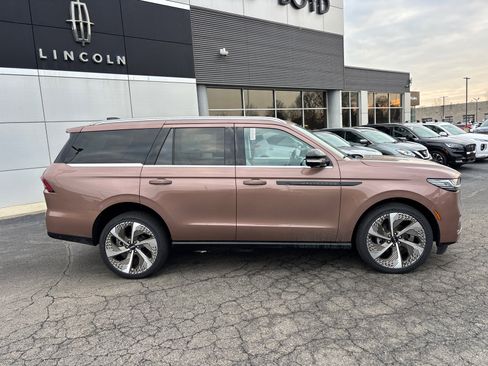 New 2026 Lincoln Navigator Black Label AWD/4WD image 8