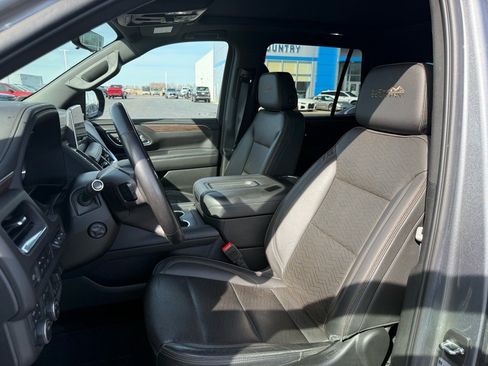 Used 2022 Chevrolet Tahoe High Country w/ Premium Package image 9