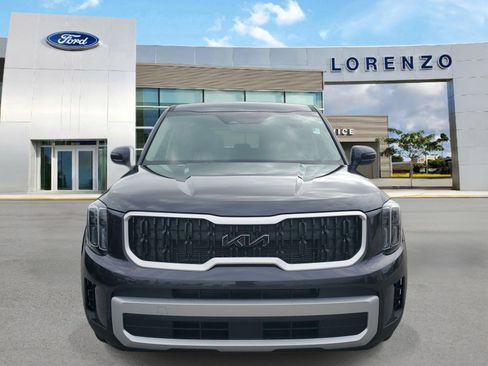 Used 2025 Kia Telluride LX FWD image 2