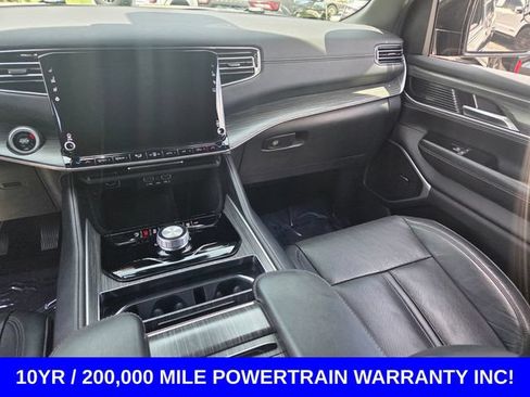Used 2024 Jeep Wagoneer L Series II RWD image 14