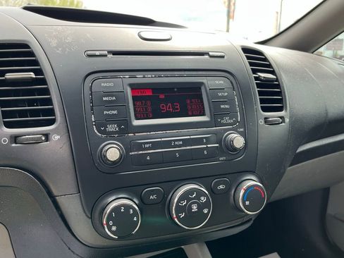Used 2015 Kia Forte LX FWD image 12