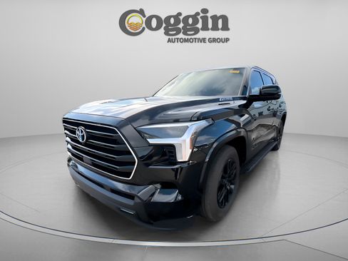 Used 2024 Toyota Sequoia 4WD image 20