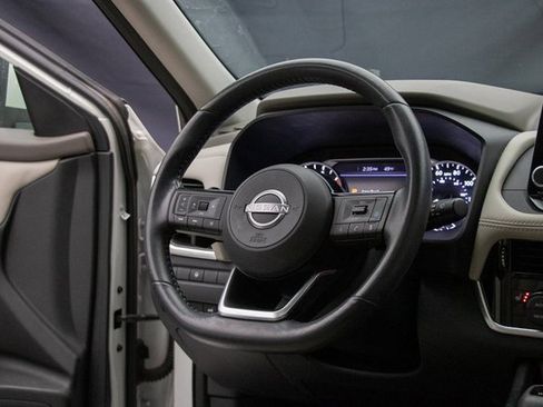 Used 2023 Nissan Rogue SV w/ SV Premium Package image 14