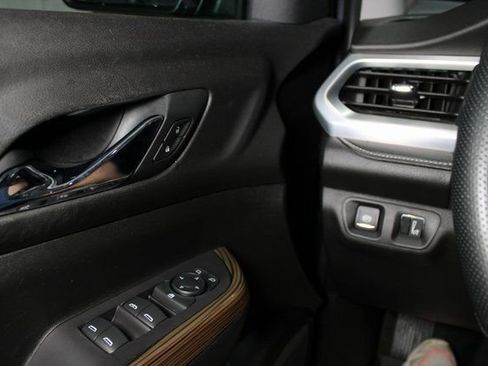 Used 2020 GMC Acadia SLE w/ Driver Convenience Package image 26