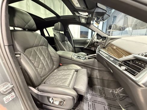 Used 2024 BMW X6 xDrive40i image 30