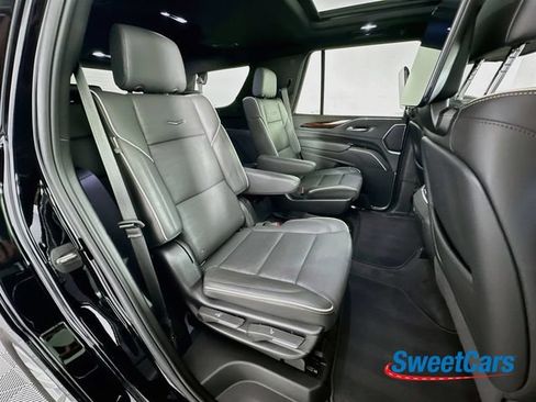 Used 2024 Cadillac Escalade Premium Luxury AWD/4WD image 14
