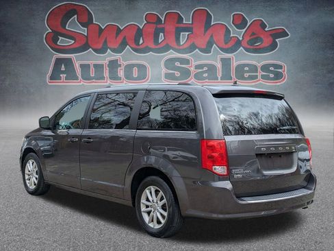 Used 2019 Dodge Grand Caravan SXT image 4