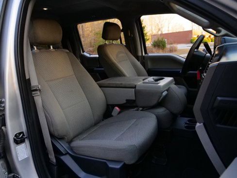 Used 2019 Ford F350 XLT w/ XLT Premium Package image 39