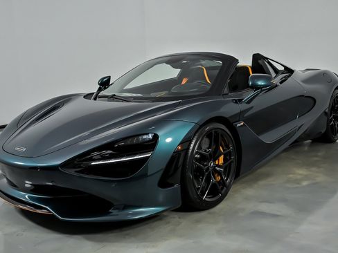 Used 2024 McLaren 750S Spider RWD image 6