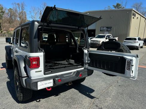 Used 2021 Jeep Wrangler Unlimited Rubicon w/ Dual Top Group AWD/4WD image 34