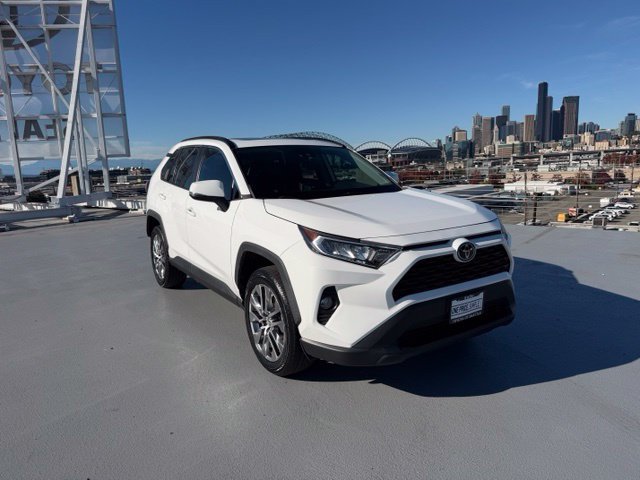 Used 2020 Toyota RAV4 XLE Premium FWD image 1